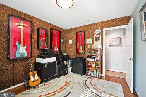 9101 Cherbourg Dr, Rockville MD 20854-3107 exterior