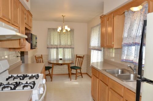 3575 Van Beck Ave, Milwaukee, WI 53235-4827