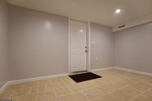 52 Myrtle Ave, Irvington NJ 07111-3338 exterior