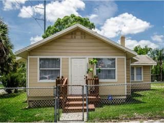 3623 Mcberry St, Tampa, FL 33610-6422