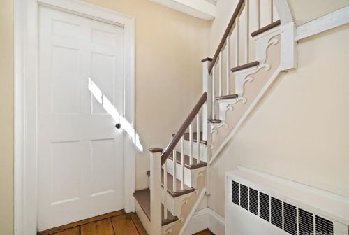 381 Main St, Deep River CT 06417-1805 exterior