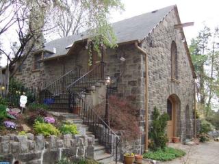 7315 Sprague St, Philadelphia, PA 19119-1703