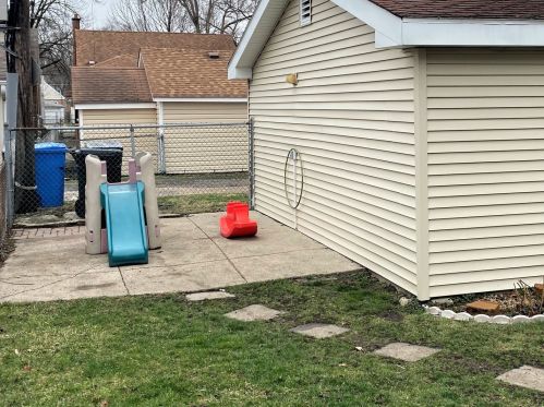 10500 Kedzie Ave, Chicago IL 60659-1309 exterior