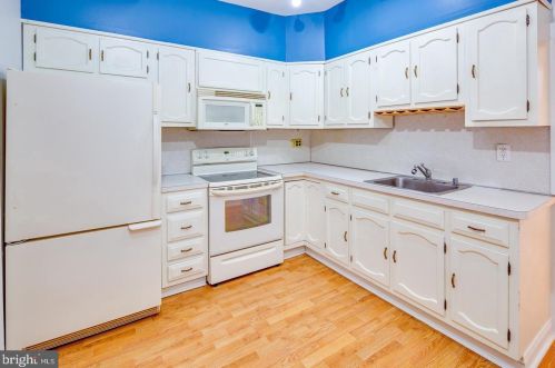 2424 9th St, Philadelphia PA  19133-0016 exterior