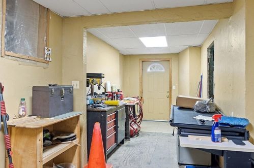 9 Elizabeth St, Worcester MA 01605-2949 exterior