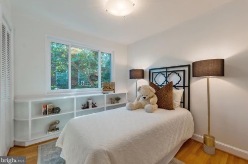 5717 6 St, Washington DC 20003-2706 exterior