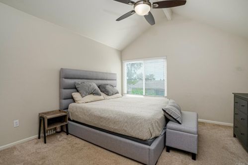 10784 Esmeraldas Dr, San Diego CA  92124-2010 exterior