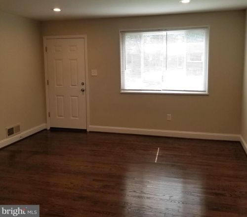 11202 Ashley Dr, Rockville MD  20852-2402 exterior