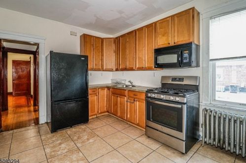 239 Hamilton St, New Brunswick NJ 08901-2205 exterior