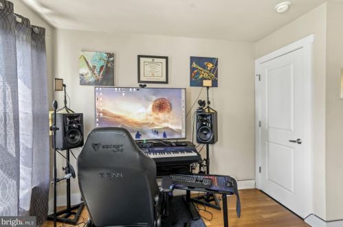 736 New St, Camden NJ 08103-1523 exterior