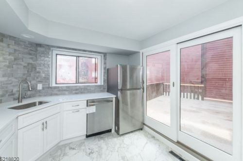 45 Kensington Ct, Hackettstown, NJ 07840-4206