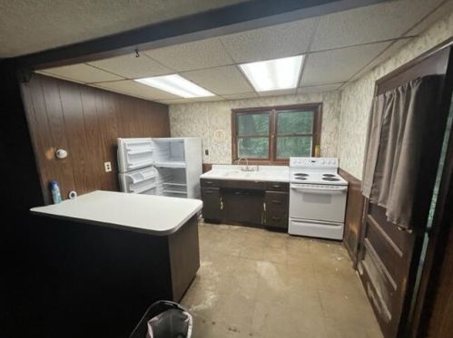 1729 Tom Nolan Rd, Allegan, MI 49010-9494