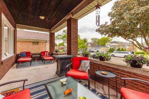 3417 Oketo Ave, Chicago, IL 60634-3447