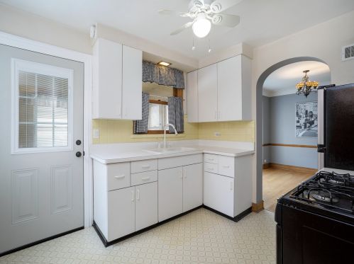 6749 Raven St, Chicago IL 60631-2533 exterior