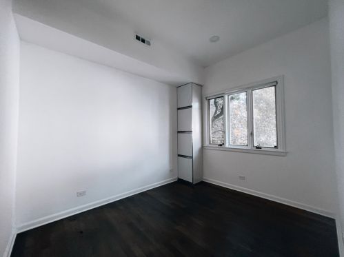 629 Belden Ave, Chicago IL  60614-3305 exterior