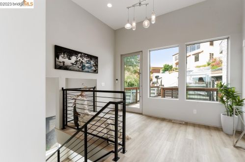 1550 Grand View Dr, Berkeley CA 94705-1637 exterior