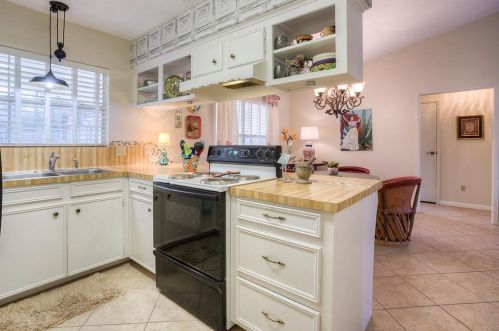 1800 Lk Dr, Huntsville TX exterior