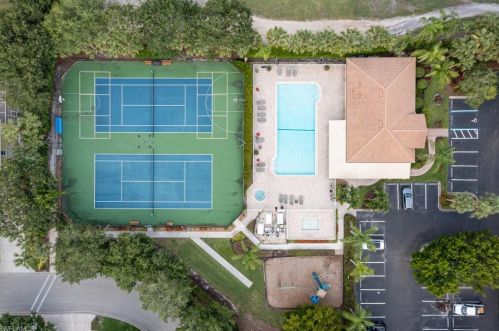 2037 Crestview Way, Naples FL 34119-3306 exterior