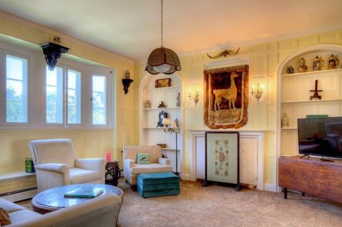 232 Ocean Ave, Middletown RI 02840-6507 exterior