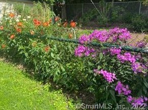 33 Smith St, New Britain, CT 06053-4030