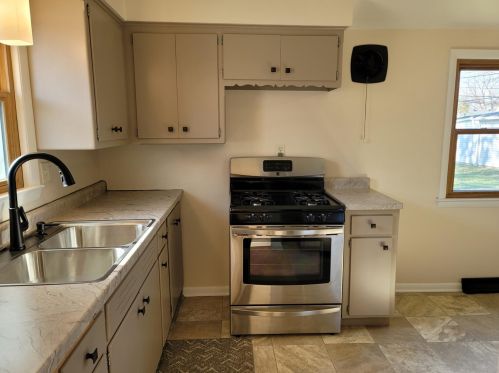 4209 54th St, Milwaukee, WI 53220-3110