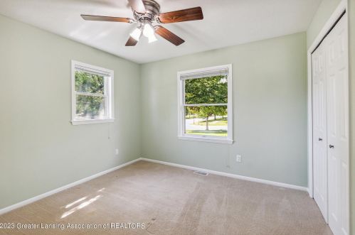 502 Brunswick Dr, Dewitt MI 48820-9189 exterior