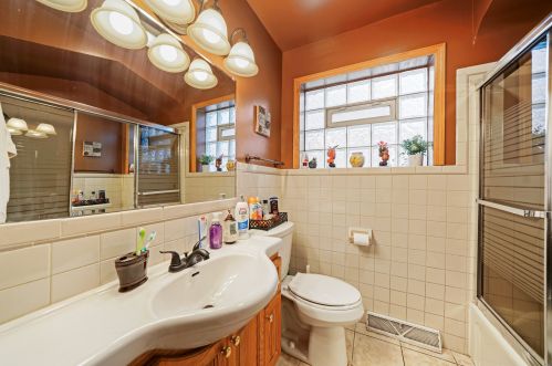 6129 Mcvicker Ave, Chicago IL 60638-4325 exterior