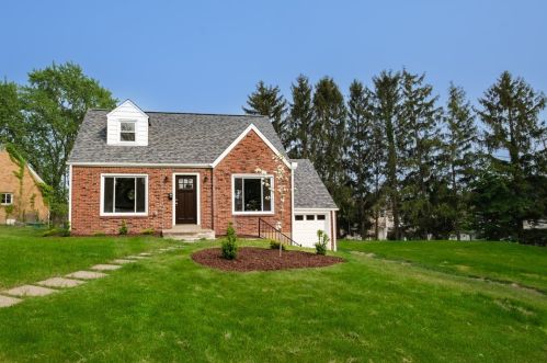 201 Summit Dr, Pittsburgh, PA 15238-2922