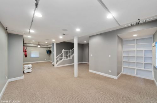 546 Crockett Ave, Elmhurst IL 60126-1810 exterior