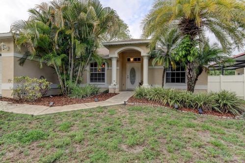 10715 Drummond Rd, Tampa, FL 33615-3505