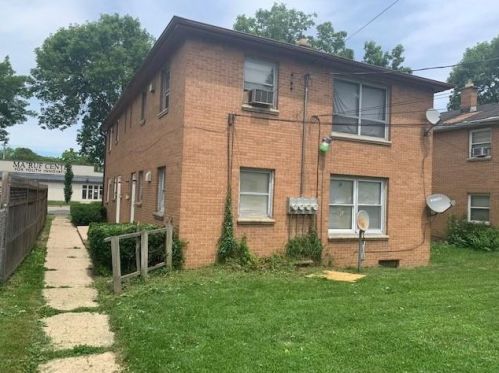 2107 Hampton Ave, Milwaukee WI 53209-5737 exterior