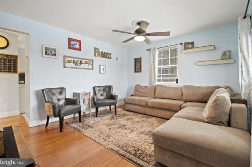 123 Bliss Ln, Glen Burnie MD 21060-7359 exterior