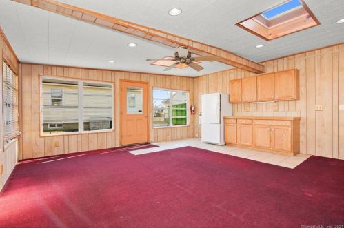 70 Kohary Dr, Milford CT 06460-4949 exterior