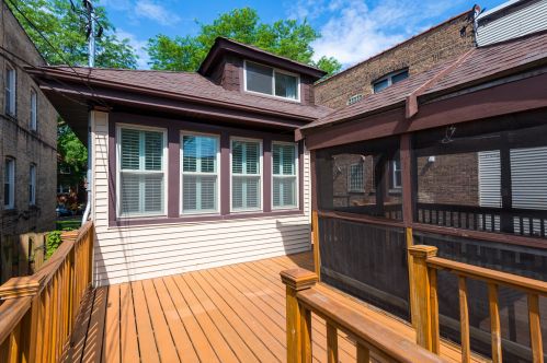 6645 Campbell Ave, Chicago IL 60645-5018 exterior