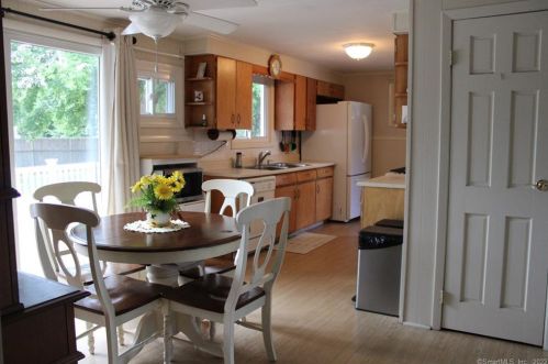 12 Linda Ln, Enfield, CT 06082-3012