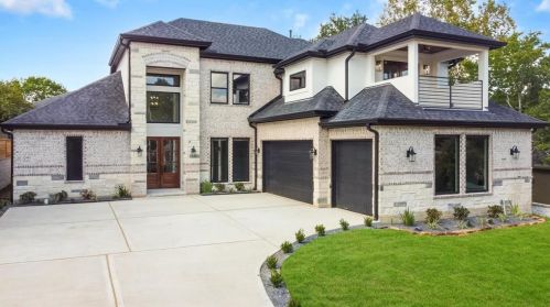 302 Edgewood Dr, Montgomery, TX 77356-8421