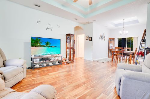 5802 Myrtle Dr, Fort Pierce FL 34982-7535 exterior