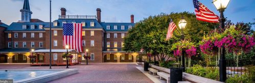 134 Roberts Ln, Alexandria VA 22314-4635 exterior