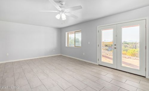 828 Cresta Loma Dr, Tucson AZ 85704-3706 exterior