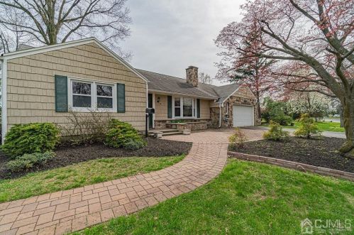 34 Stephenville Pkwy, Edison, NJ 08820-3020