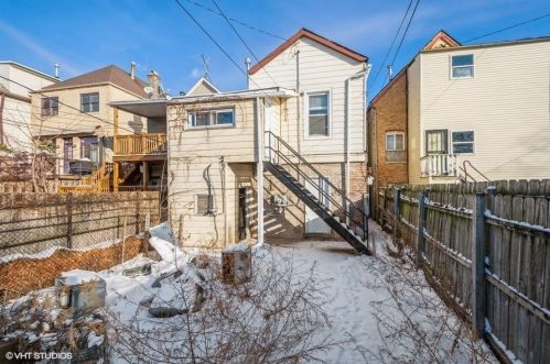 814 Leavitt St, Chicago IL 60622-8699 exterior