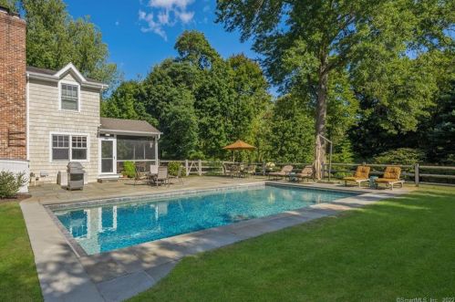 140 Long Lots Rd, Westport CT 06880-3826 exterior