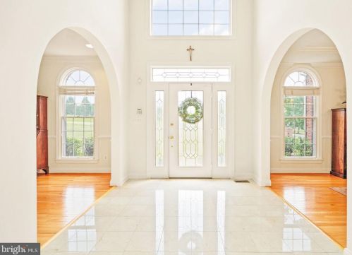 17675 Tobermory Pl, Leesburg VA 20175-7053 exterior