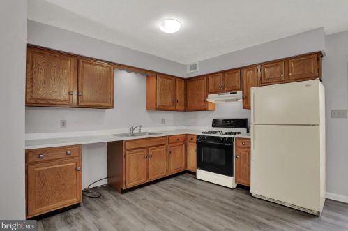 202 Georgetown Cir, Hanover PA 17331-2363 exterior