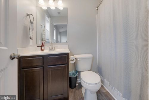 38 Overlook Dr, Hanover PA 17331-9136 exterior