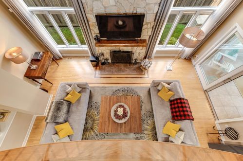 861 Linden Ave, Elmhurst IL 60126-5312 exterior