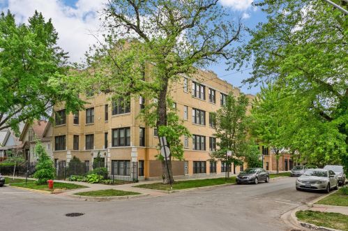 2711 Altgeld St, Chicago IL  60647-1889 exterior