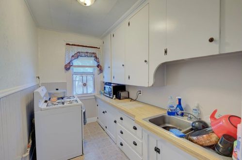 43 5 Ave, Woonsocket RI 02895-5019 exterior