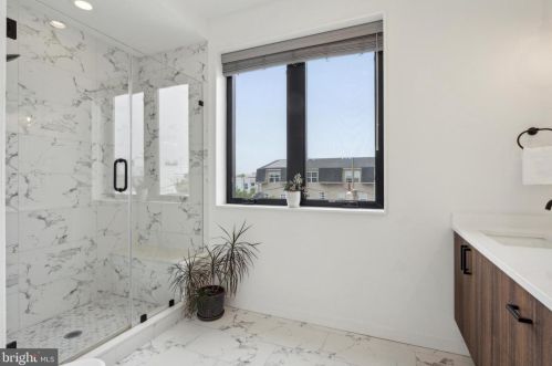 2526 Gordon St, Philadelphia PA 19132-4217 exterior