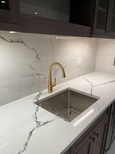 3854 Claremont Ave, Chicago IL 60618-3820 exterior